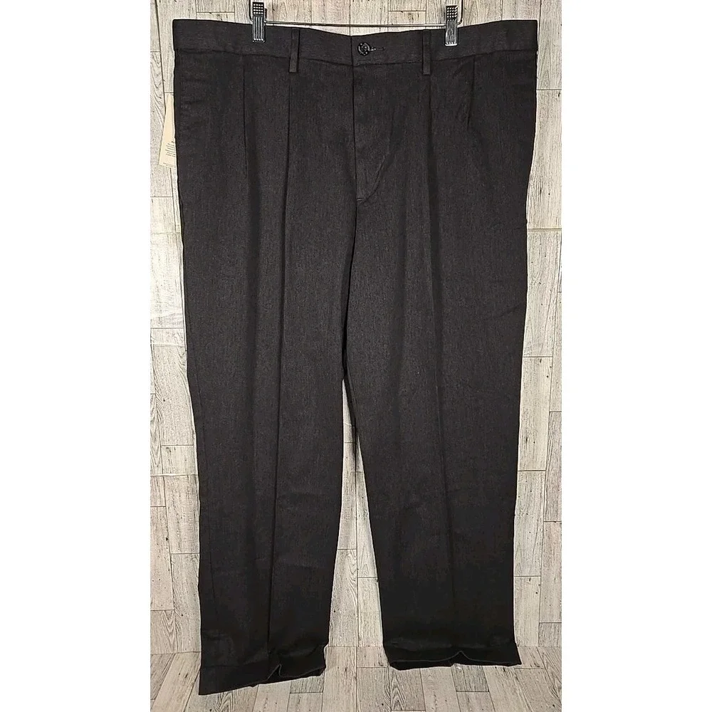DOCKERS Pants 40x32 Dark Gray Comfort Khaki Pleated Relaxed Fit Stretch Mens NEW